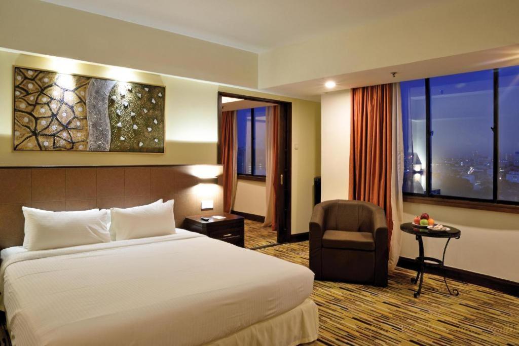 Hotel Royal Penang Τζωρτζ Τάουν Εξωτερικό φωτογραφία